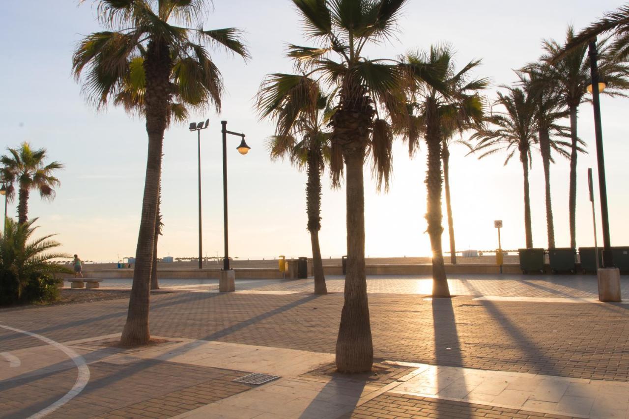 Sol Playa Suites Valencia Buitenkant foto