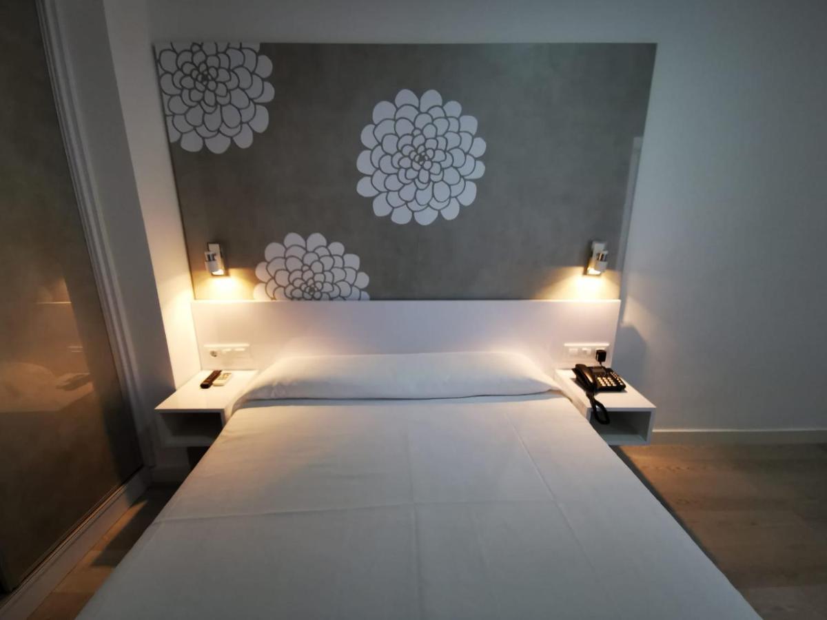 Sol Playa Suites Valencia Buitenkant foto